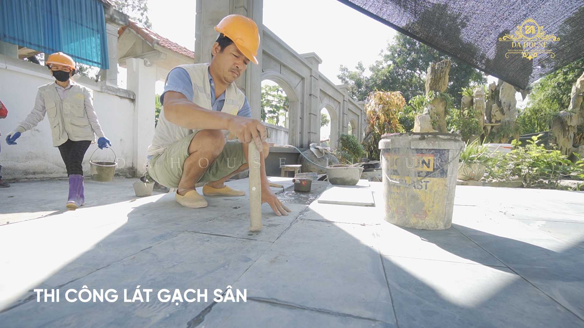 Lát gạch sân_1920_1080