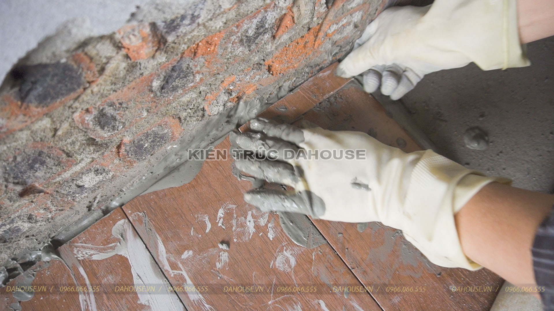 lát gạch sàn giả gỗ