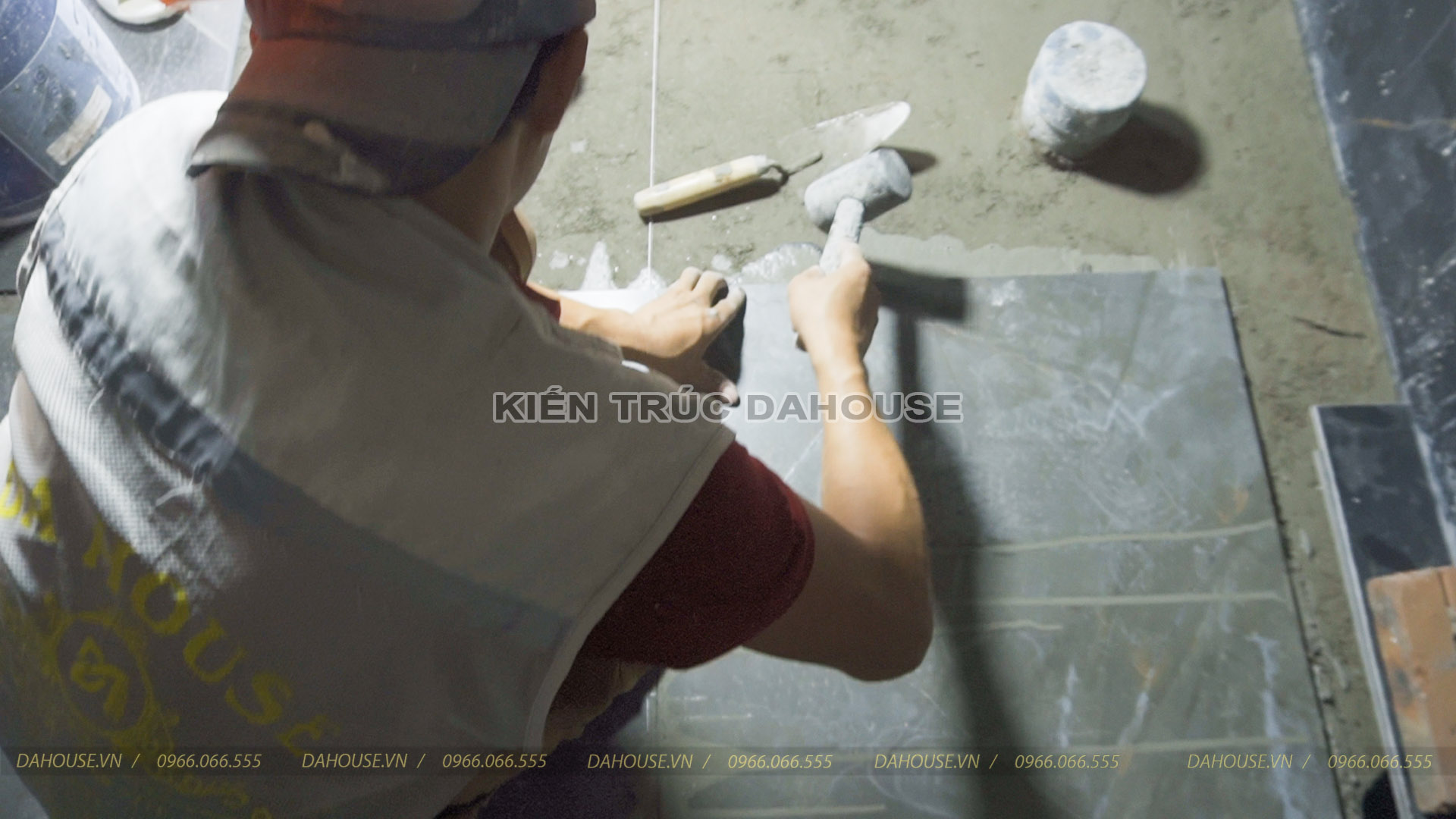 Lát gạch vệ sinh