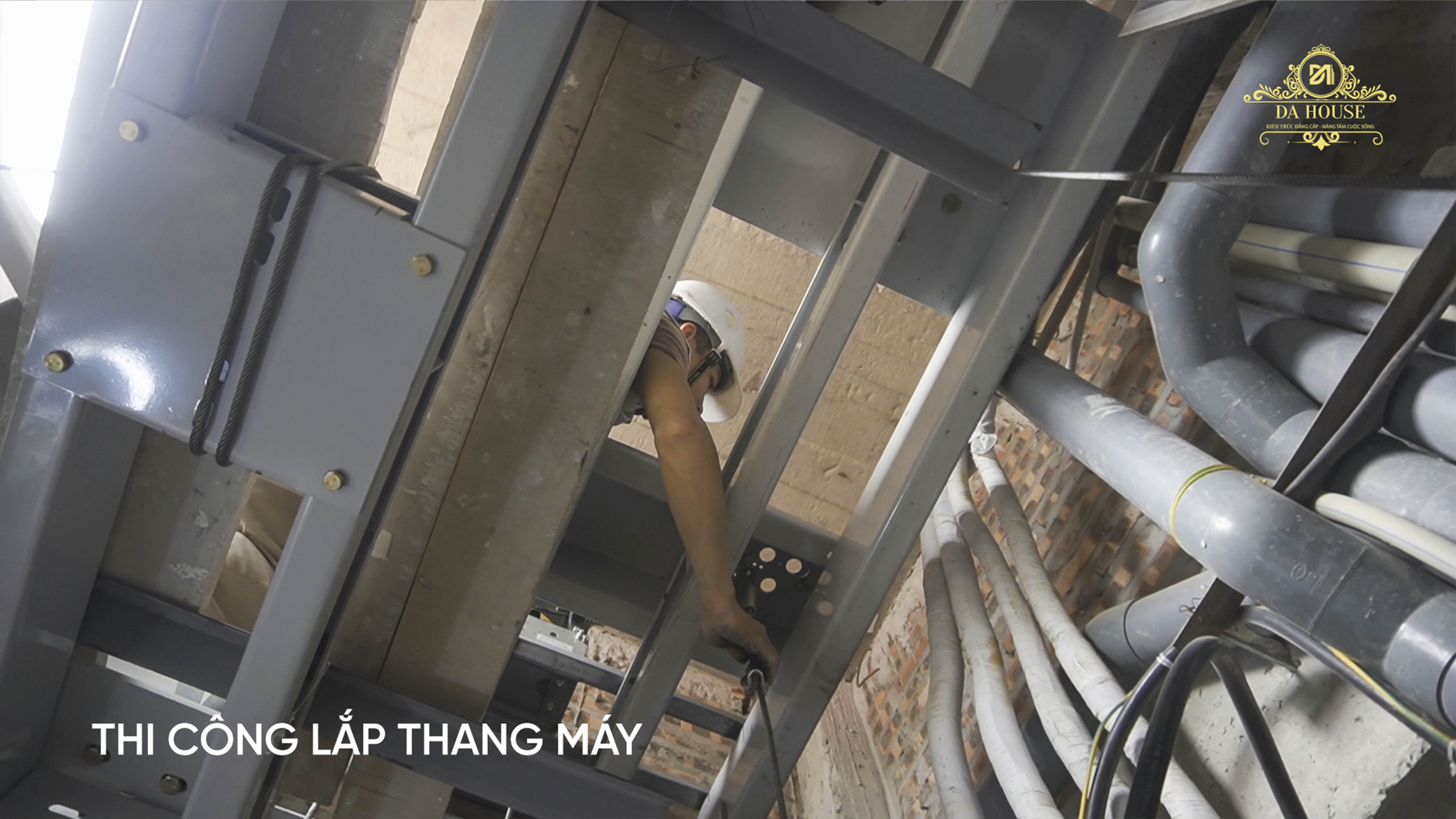 Thi công lắp đặt thang máy (3)